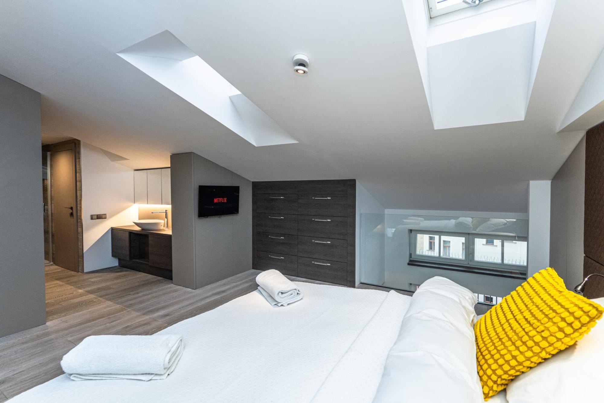 Wishlist Residences - Old Town Square Daire *